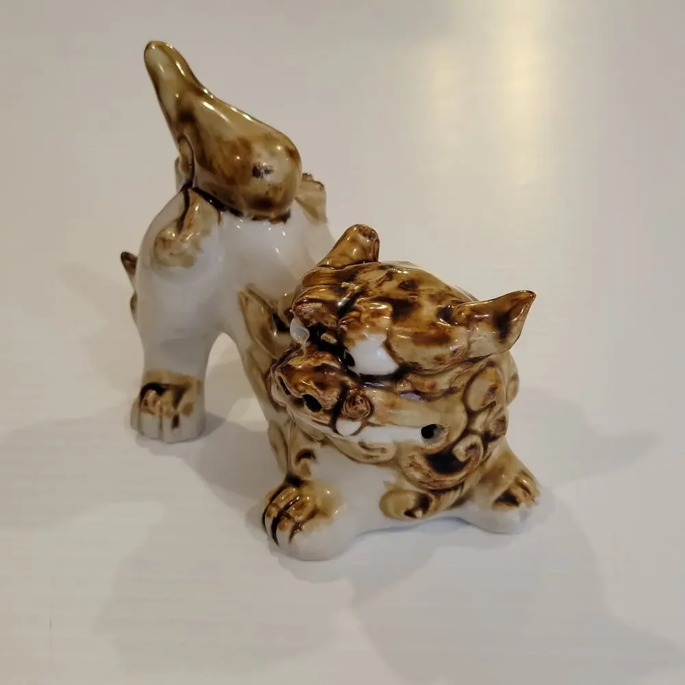 Vintage Unique Chinese Asian Foo Dogs-Fu Figurine